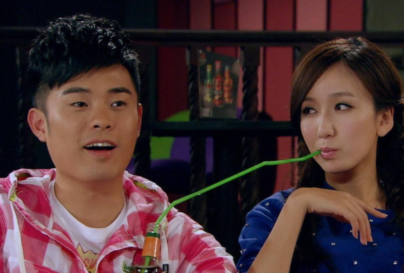 娄艺潇|娄艺潇被曝卖“假货”？疑故意写错字企图蒙混过关，却被网友揭穿