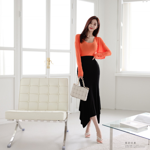 壹品穿搭|女神孙允珠高清时尚搭配：果橙香橘绚丽扇袖镂空鱼尾裙