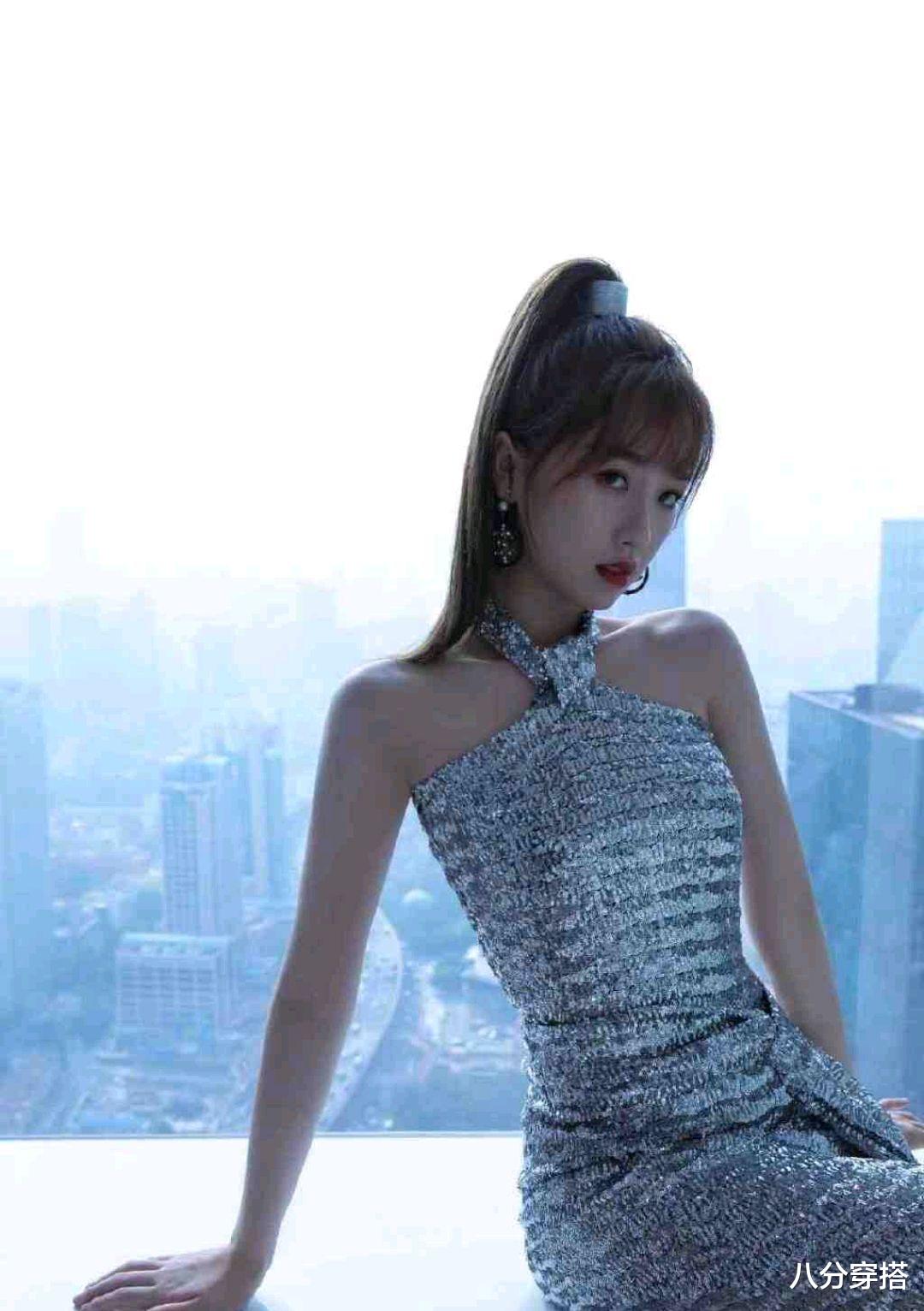 张馨予|虞书欣时尚感爆棚,穿银色亮片连衣裙配高马尾洋气精致,成熟大气