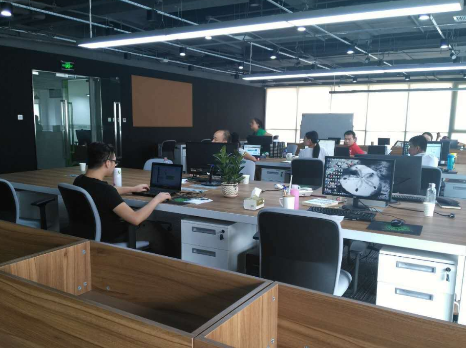 职场故事|不管是厂里打工还是进入职场，有4件事别跟同事说，否则容易吃亏