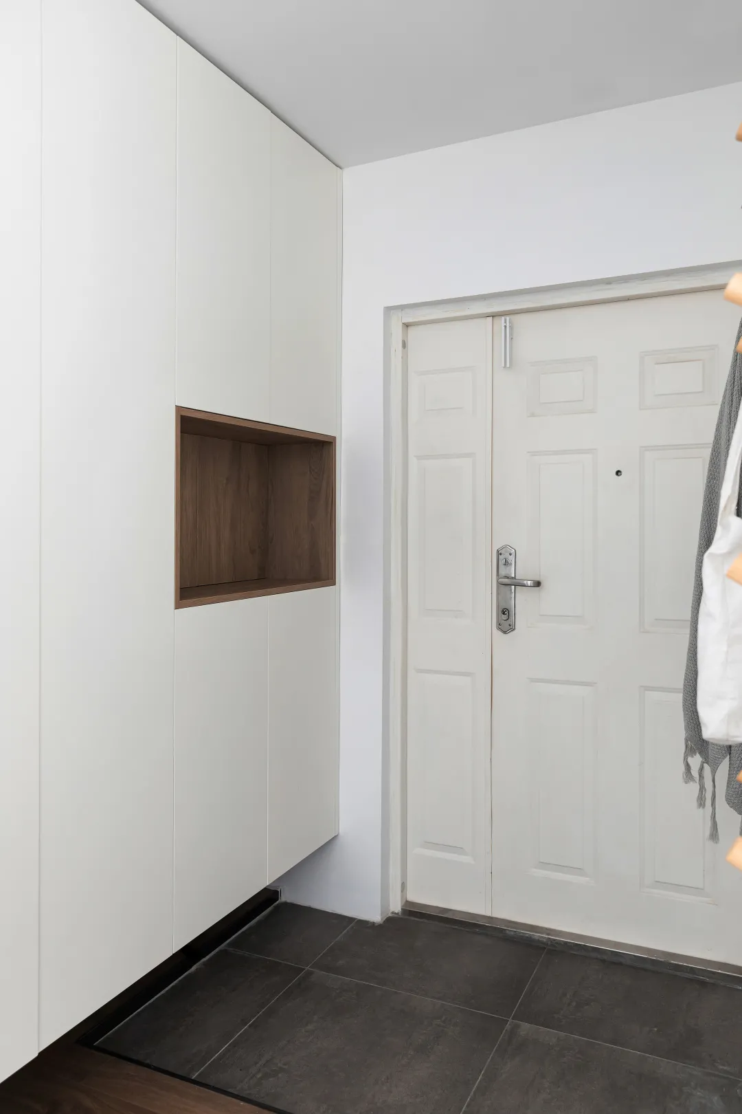 96㎡旧房翻新，极简原木风温馨舒适