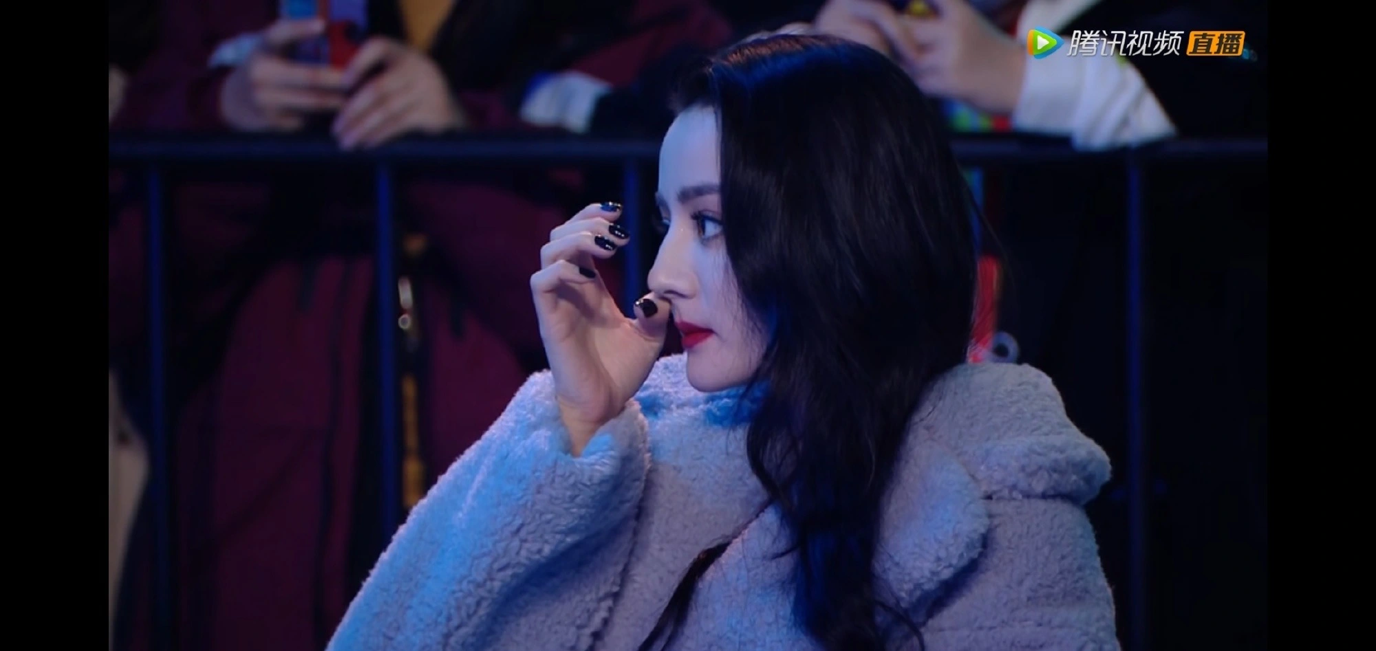 |明星现实生活中真的那么好看吗？