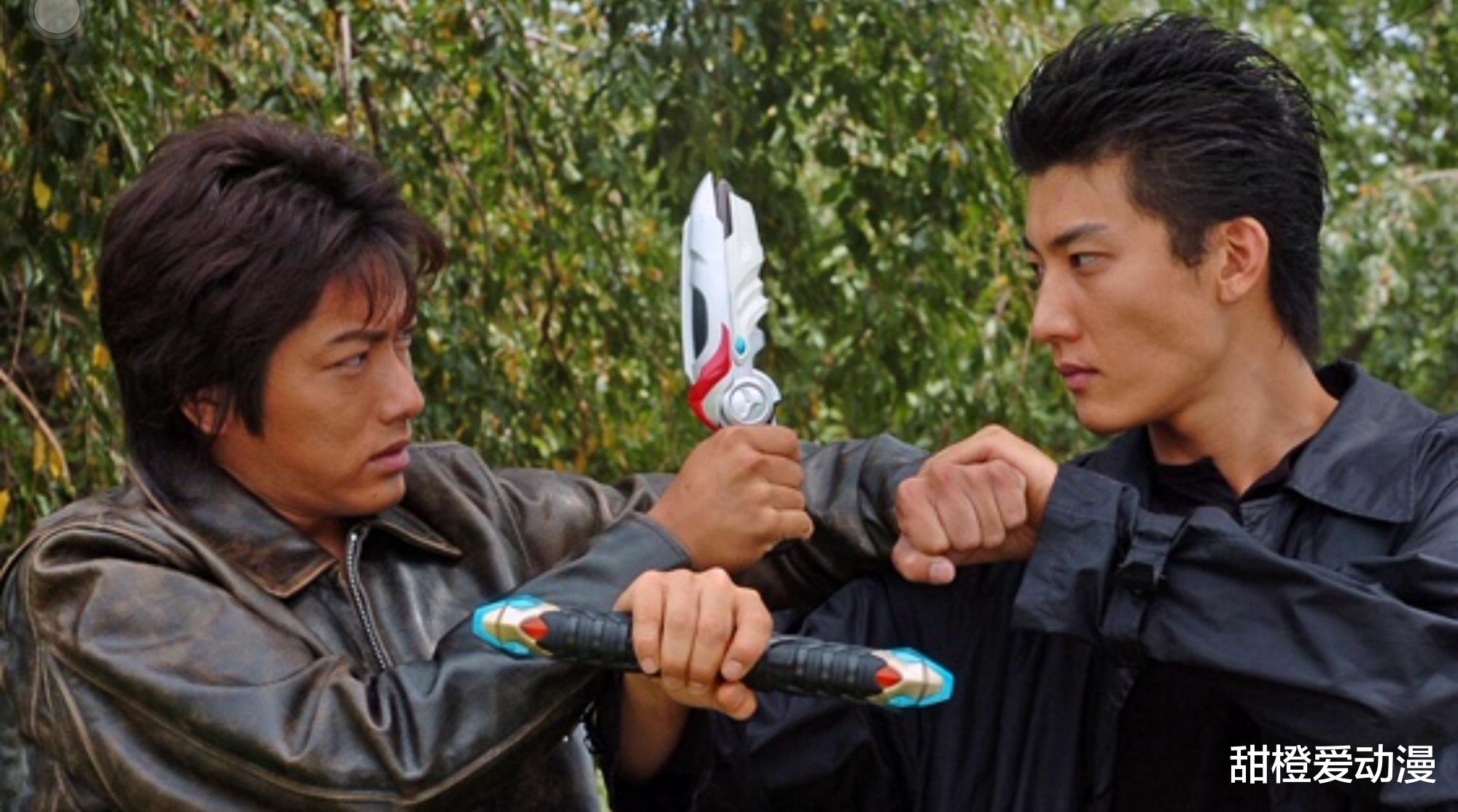 特摄|假面骑士：驱逐班再就业，直接凑齐三大特摄，仁叔化身不死鸟！