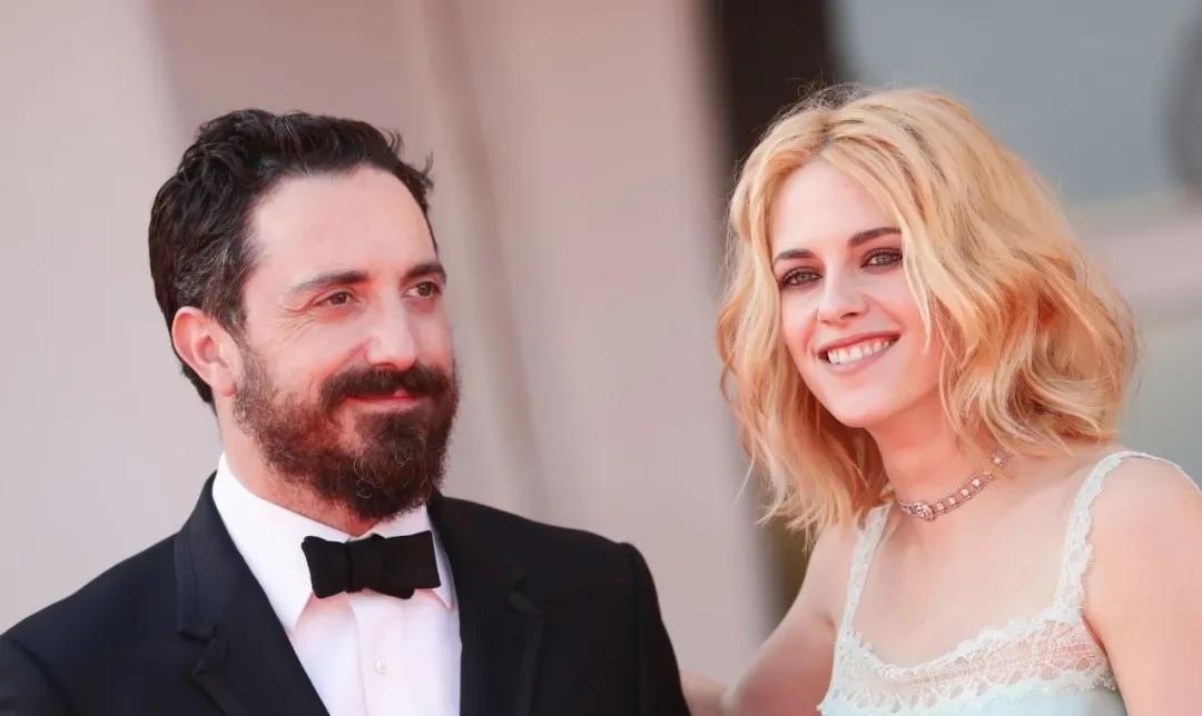 育邻人|组图：“小K”克里斯汀·斯图尔特携《斯宾塞》现身电影节