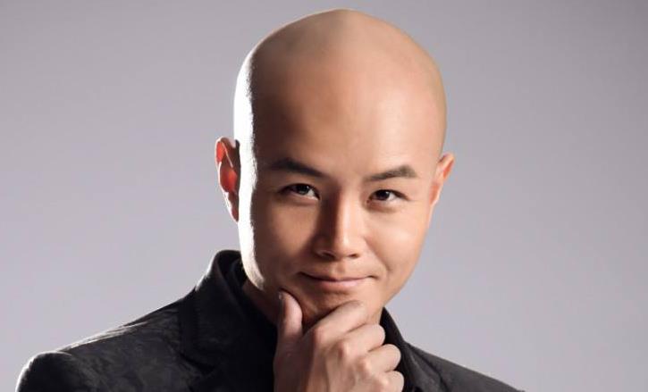 乐嘉|从金牌主持人到街头卖艺，再到出家为僧，乐嘉错在了哪里？