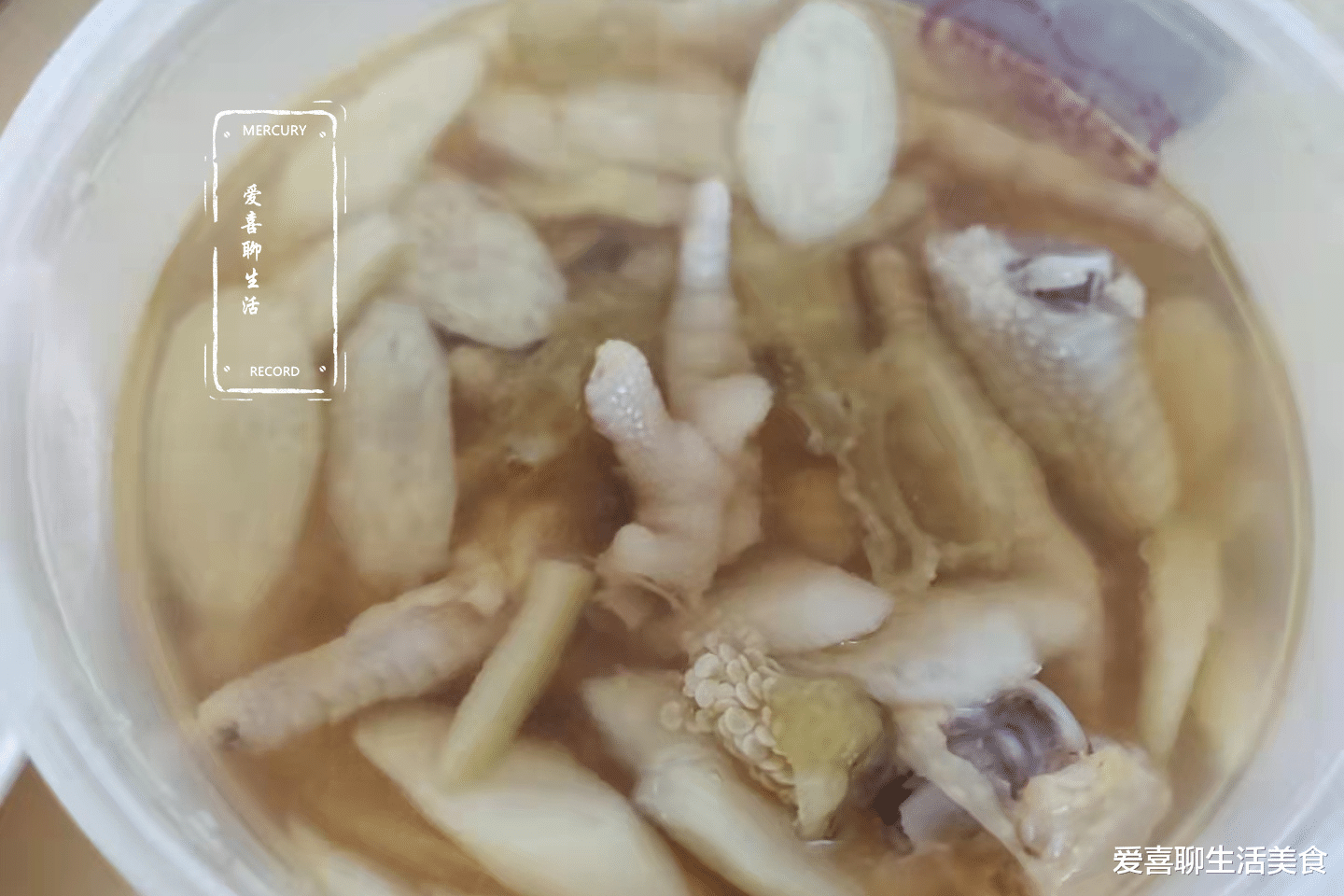 秋季进补就吃它,富含钙质和胶原蛋白,一煮一泡皮嫩肉烂,真入味