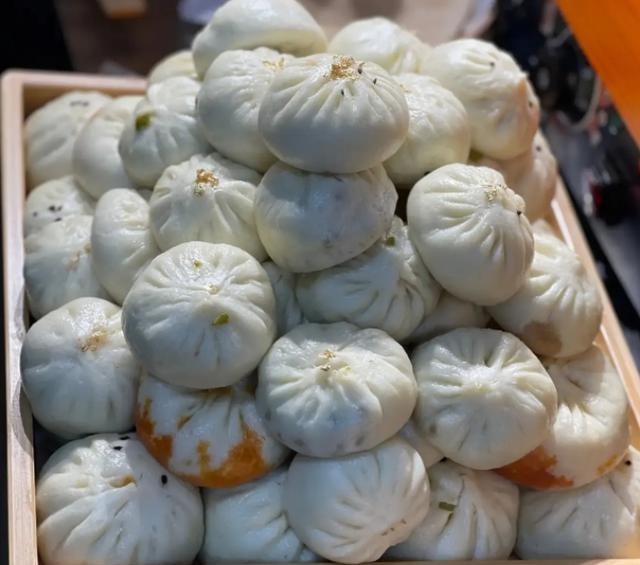 山海关|万科前高管不干地产卖包子，6元一个，网友：这价格够毛