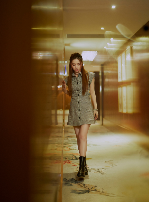 大时尚大观点|邓紫棋身材有多辣?当她穿上紧身衣后,傲人上围迷倒众人