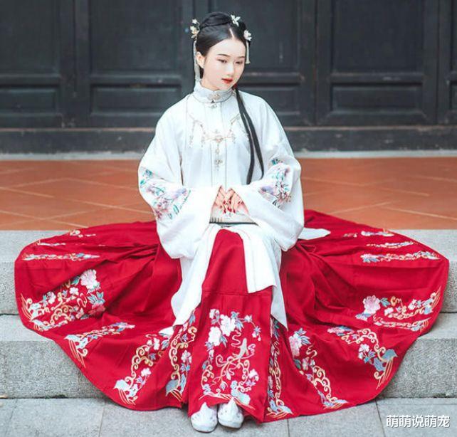 萌萌说萌宠|心理学：假如派你去诱惑皇上，你会穿哪件衣服？测你的心机有多深