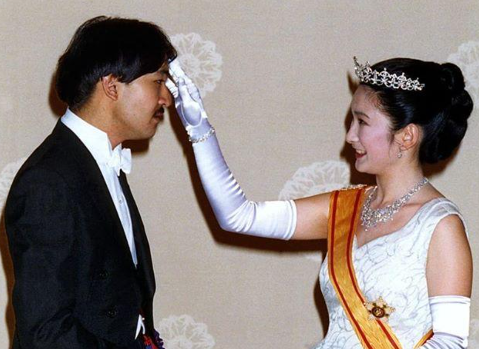 日本皇室唯一獨苗15歲瞭，瞇瞇眼一副憨憨像，比香腸嘴提幫功懂事-圖8