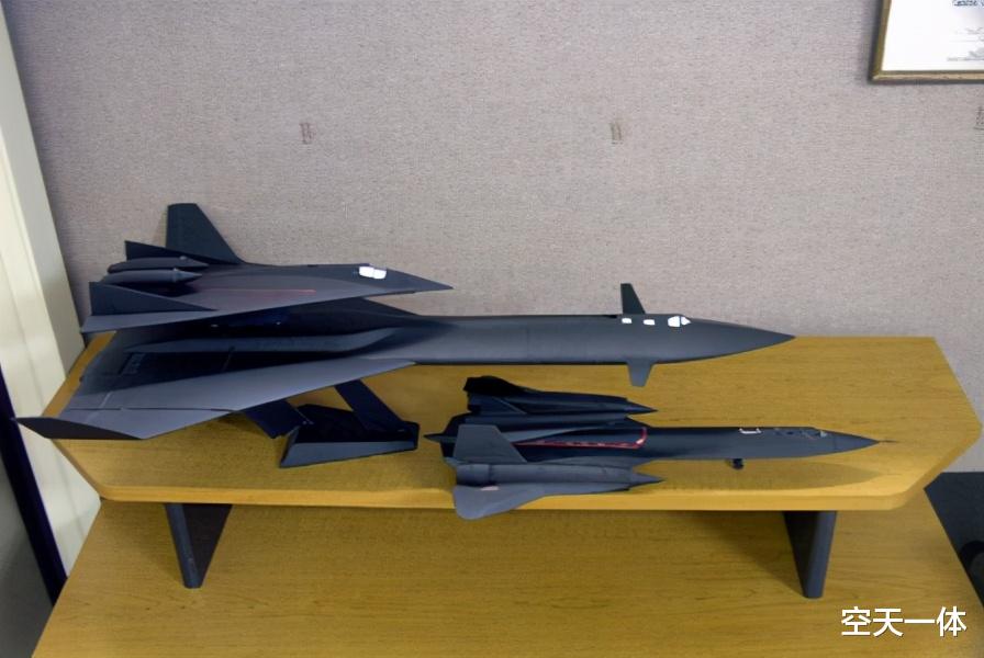 航天器 可回收重复使用航天器怎么玩？水平起降，降维打击马斯克“星舰”