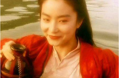 许仙|她才是导演一眼相中的许仙，却嫌片酬太少拒演，如今的她怎么样了