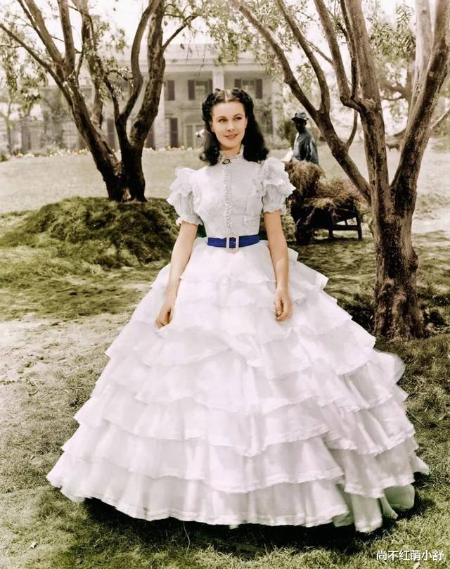 尚不红萌小舒|费雯丽时髦洋气藏不住，在《乱世佳人》中的穿搭，至今再看都流行