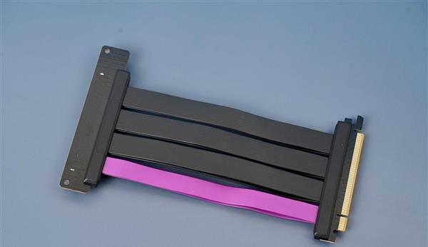 宓听枫|显卡不限速高速路！酷冷至尊PCIe 4.0显卡转接延长线套装图赏