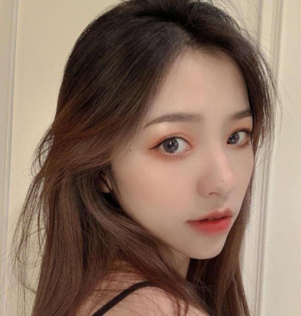 明星素颜|刘思瑶整容“实锤”？整容医院拿她当成功案例，网友：方脸能整吗