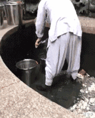  老公去打工两年都没有回来，孩子还有8天就要生了？？？