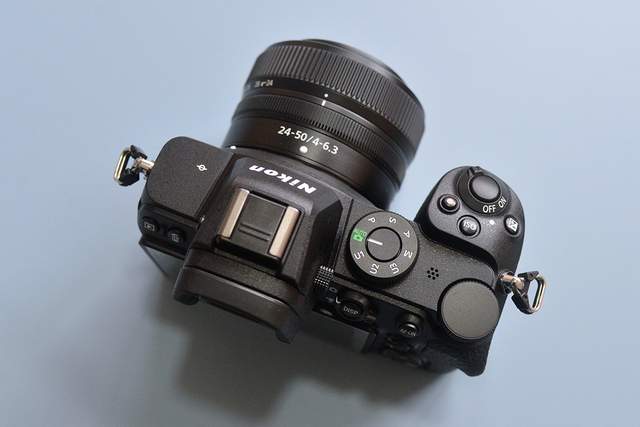 相机|十一旅游相机怎么选：想选6000元半幅微单？不如直接上全幅