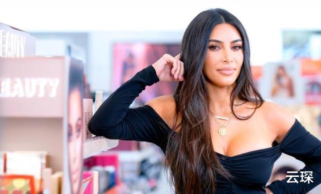 金·卡戴珊|金卡戴珊通过法考！连考4次染新冠也不停，网友：日本驸马还没过