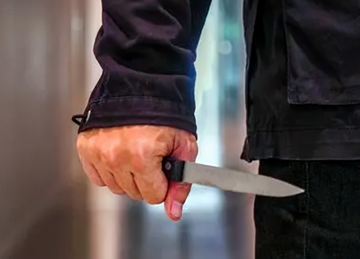 交易 父母离异无人管教,男子抢劫强奸杀人,杀人狂魔被执行死刑