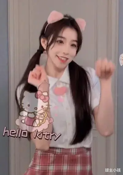 运动裤|刘思瑶模仿蔡萝莉扎双马尾，本以为锦上添花，看到效果：谁让你学的