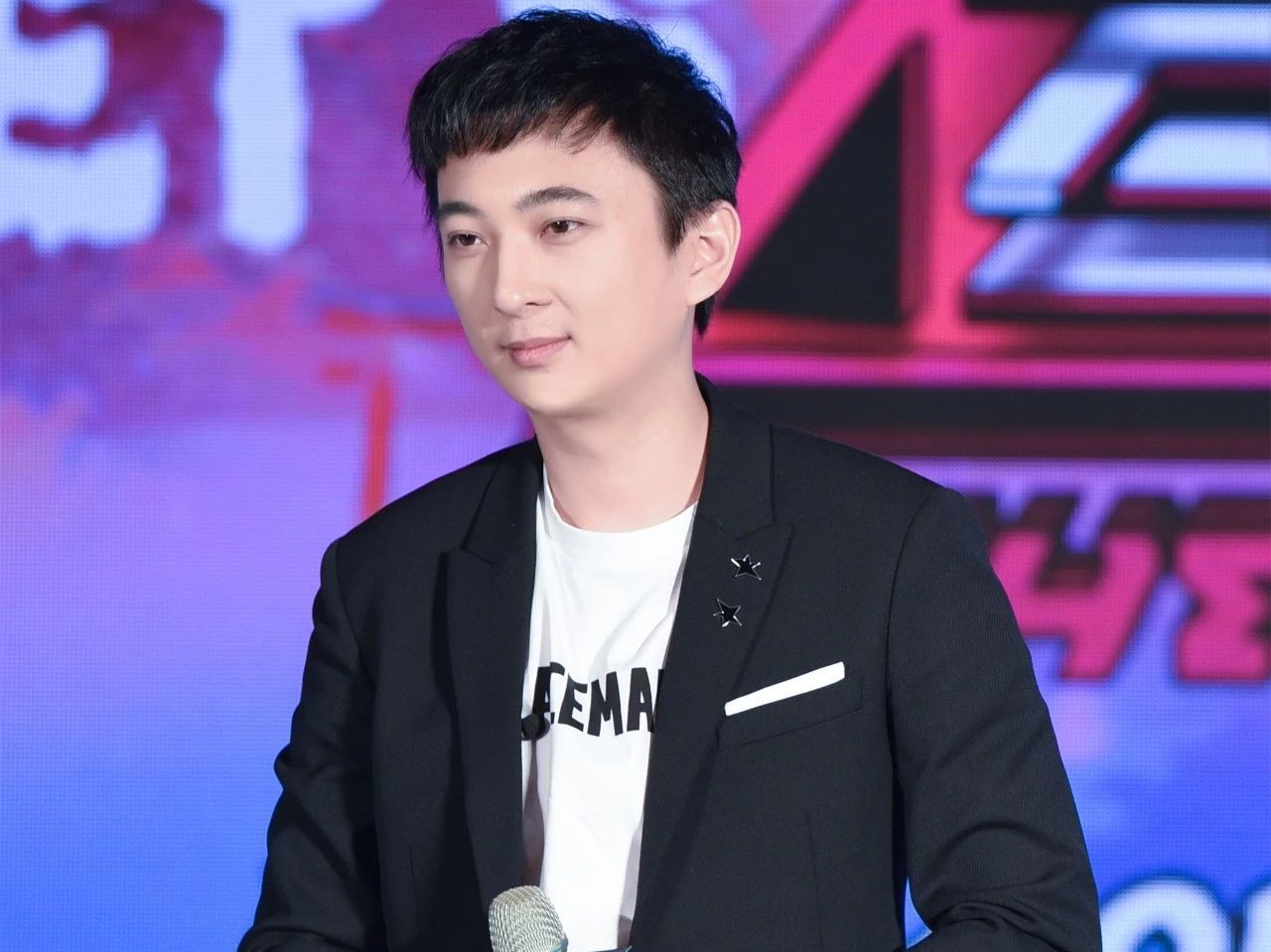 王思聪|王思聪疑曝孙一宁整容前真容！对比美照判若两人，女方黑料遭起底