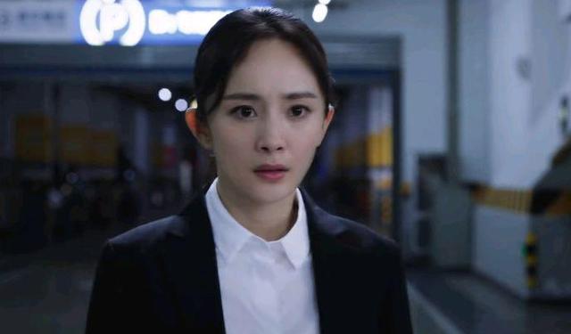 杨幂|杨幂、张彬彬主演的《暴风眼》:身份隐藏十多年的沉睡者已被唤醒