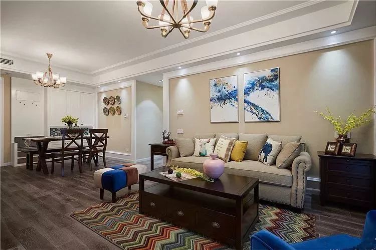 客厅连着餐厅,如何去分割空间呢?