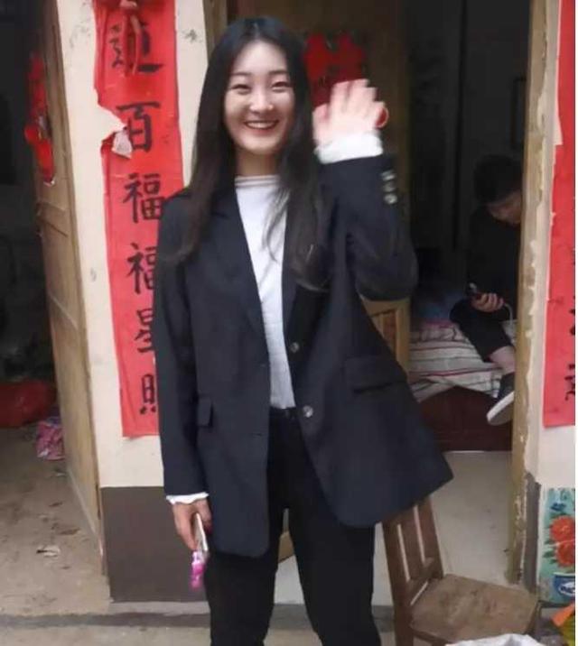 陈亚男|陈亚男怕被封号，放弃抵抗称2人没离婚? 网友：离开小伟你啥都不是