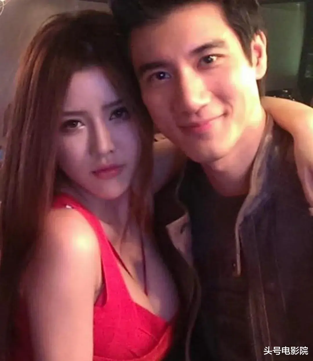 王力宏|李靓蕾回怼By2，刚！被扒遭王改名，未成年时被王力宏带看妇科