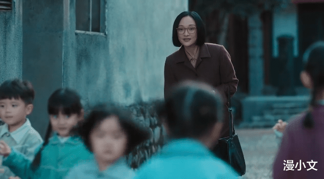 漫小文 功勋：周迅版屠呦呦，演活了女科学对科研的执着及对家人的亏欠