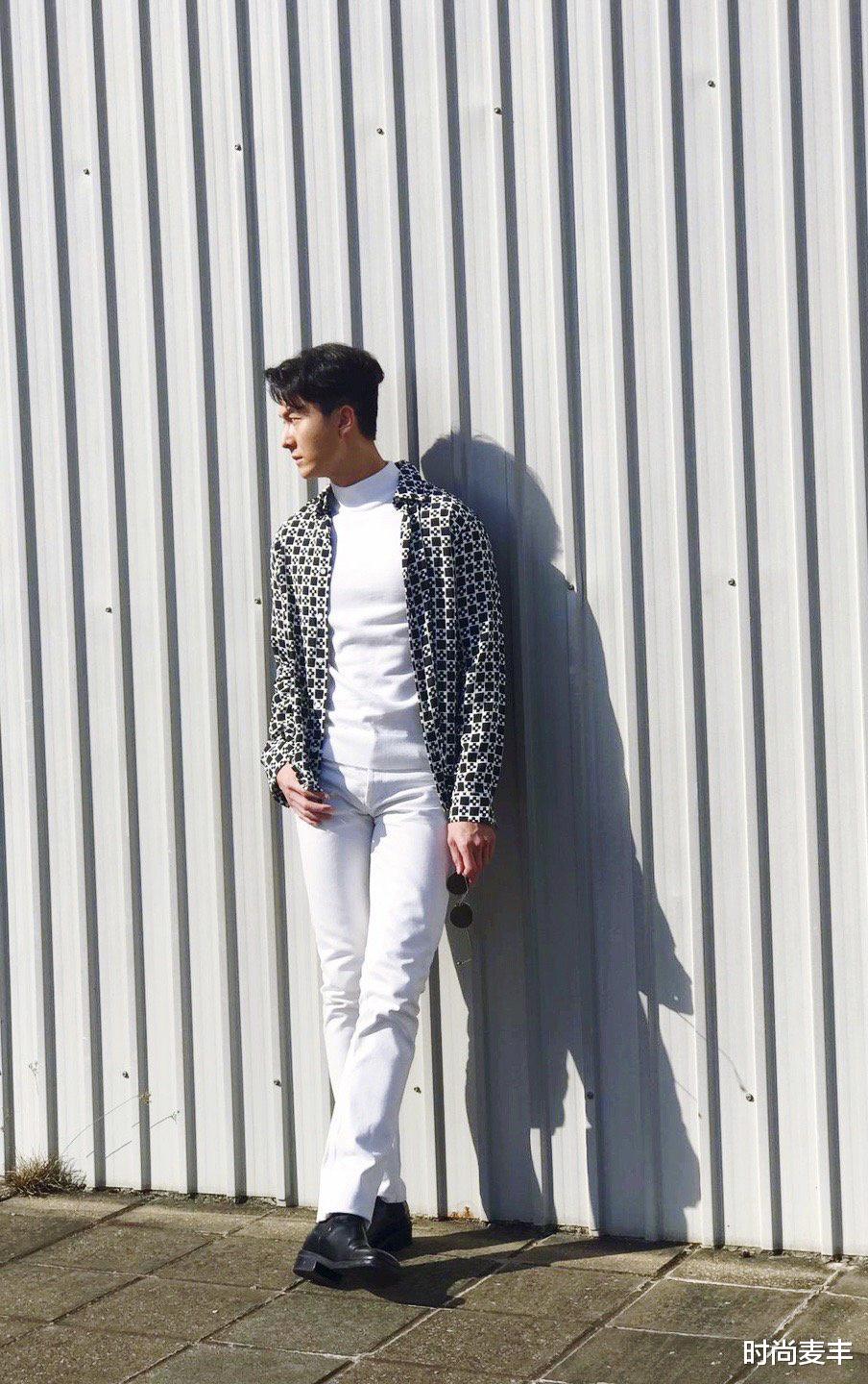 王浩信|王浩信和绯闻女友同框贺新年，却留妻子一人看舞狮，要坐实传言？