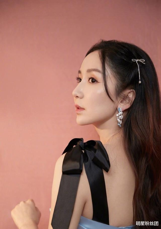 娄艺潇|娄艺潇直播变化大到认不出，整容过度，你还能认得出来吗