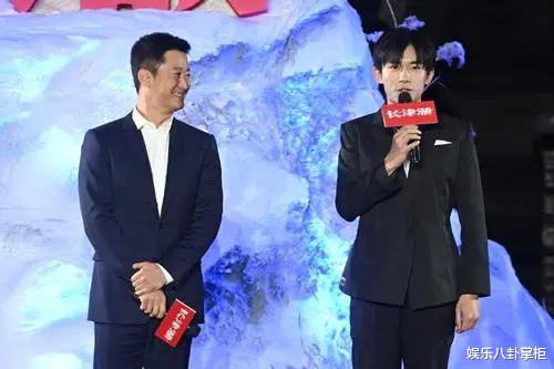 黄渤|上映2天破4亿票房！黄渤贾玲的这部1星烂片，打了中国观众的脸