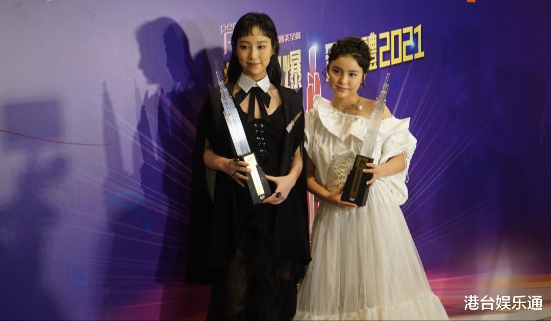 叱咤|香港歌手获《叱咤》金奖遭围攻！MIRROR粉丝：快把奖还给吕爵安