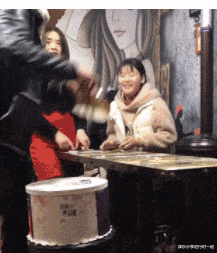 女孩 “据说南方人开始洗澡是这样子的...简直太真实了！”