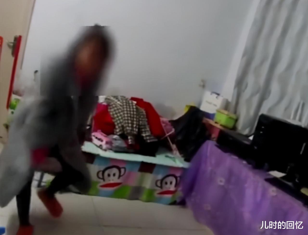 奇葩!湖北一男子上厕所没冲水妻子直接报警,民警将两人都带走