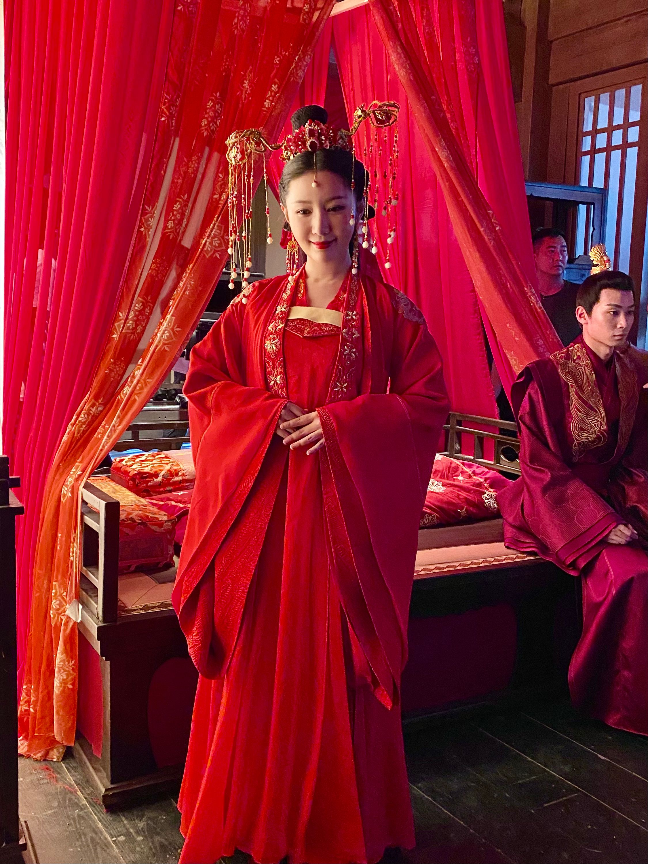 李栋旭|上淇参演《嘉南传》中张朵兰洗劫大婚