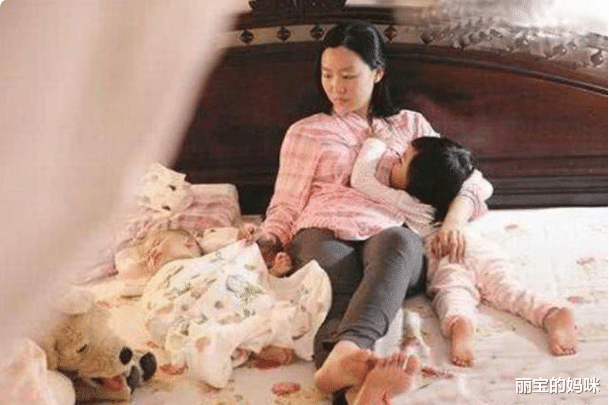 全职妈妈|三年抱俩，邻居直言羡慕全职生活，宝妈无奈苦笑：我更想上班
