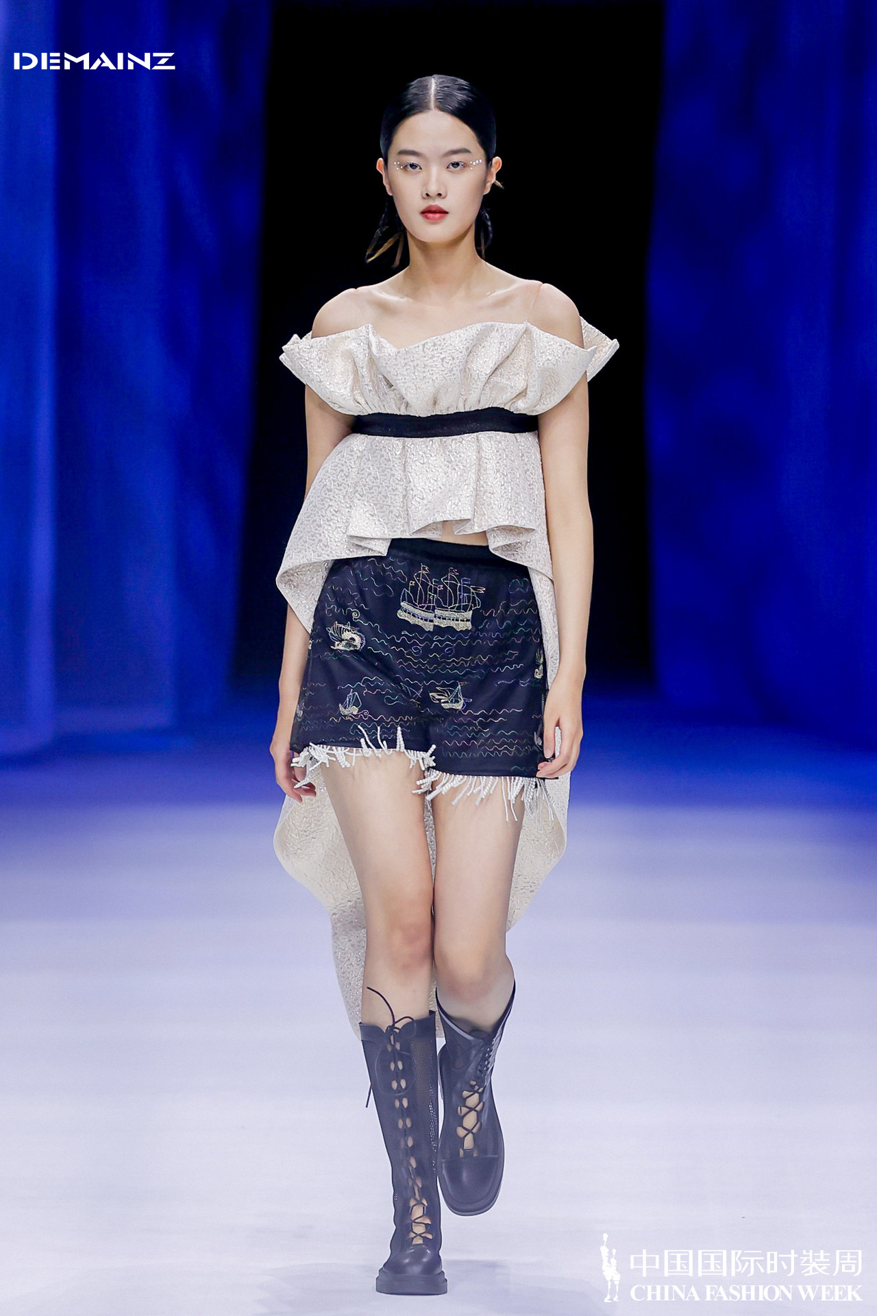 魔都时尚生活|陈志华·DEMAINZ地缦《幻醒》2022春夏时装周圆满发布|尚赋