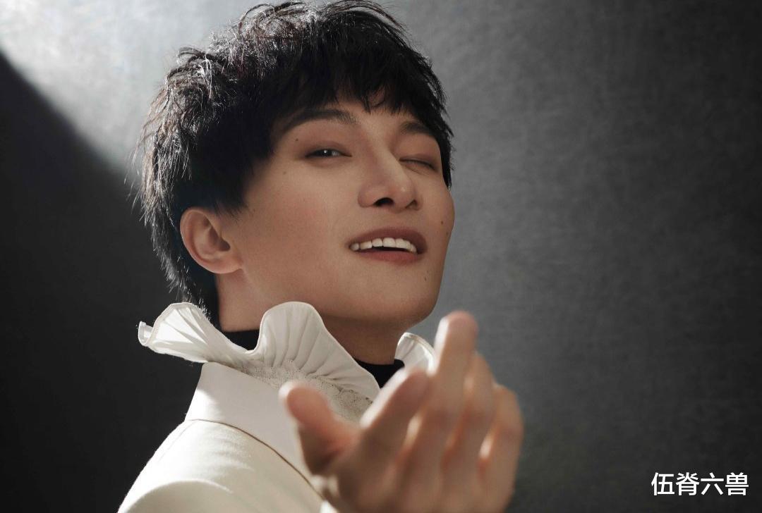 刘亚仁|2021春晚最受期待明星：王一博稳居榜首，朱一龙在演员中排第一