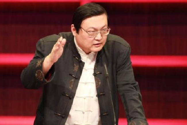 梁宏达|曾风靡一时的两位名嘴，为何节目都被停播了？原因很简单也很现实