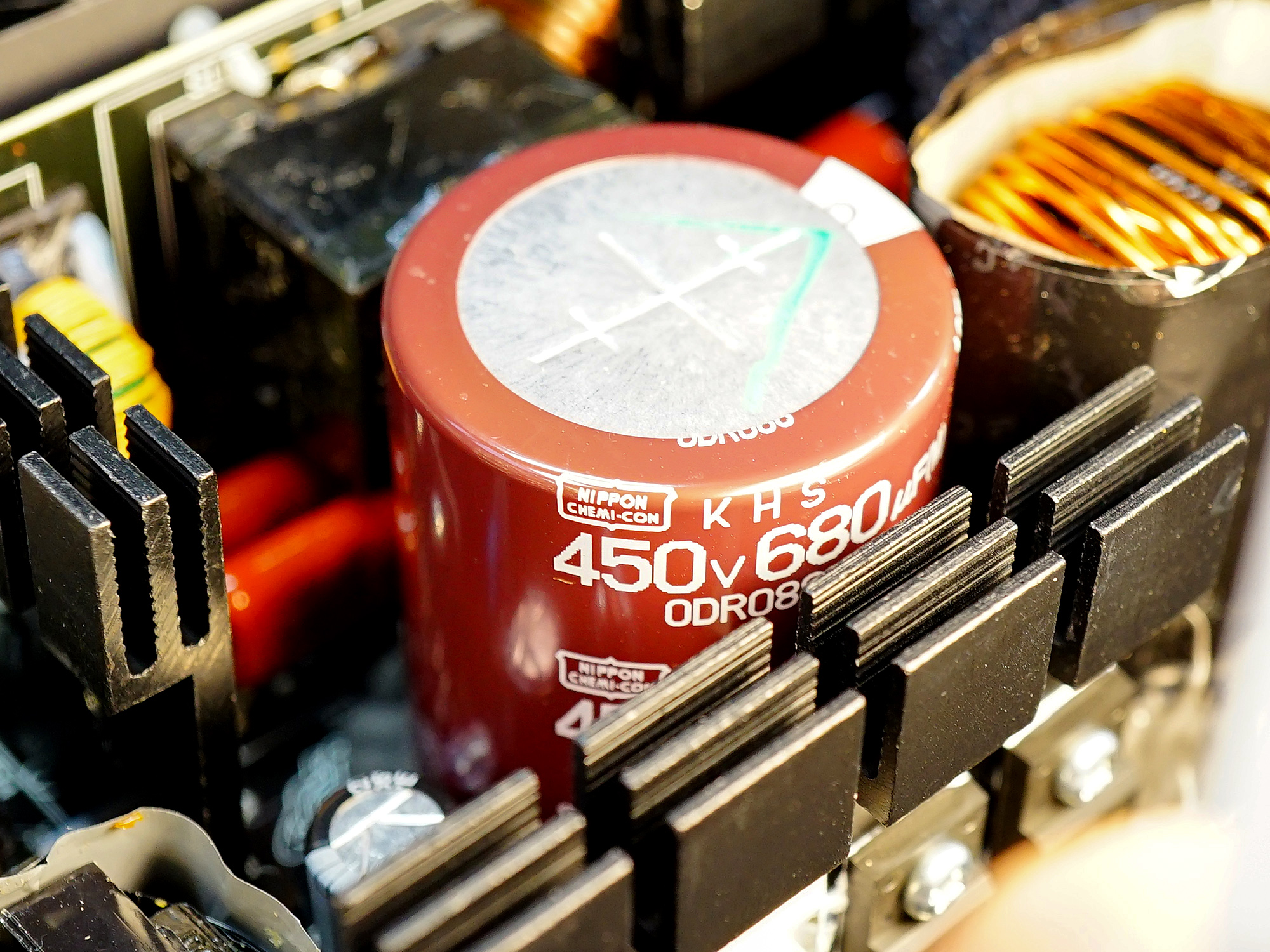 臺灣|邊拆解邊科普！用全漢Hydro G Pro1000了解電源結構和原理