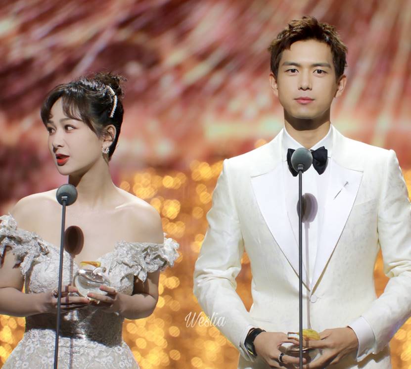 杨紫|杨紫减肥成功后气质大变，与李现合体领奖，一个动作让李现尴尬了