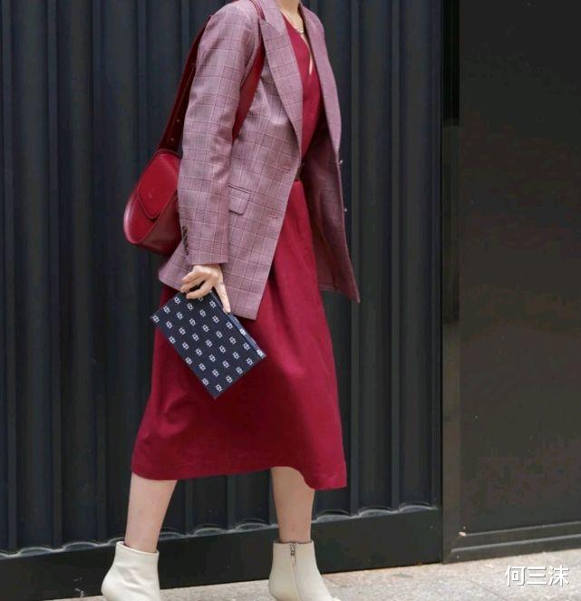 穿衣搭配|职场穿搭不要只会西装配西裤，可以尝试其他的风格，别有一番风味
