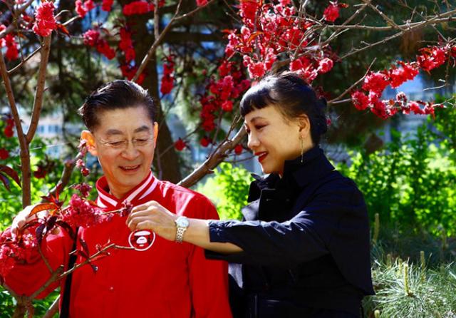 陈伟霆|六小龄童女儿29岁还未嫁人，照片晒出后，网友：这谁敢娶？