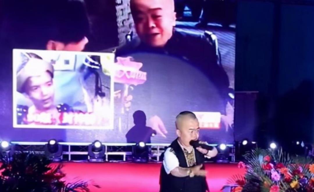 张伸|娱乐圈袖珍演员，1.24米的朱洁不敢生孩子，1.24米的刘永奇当老板