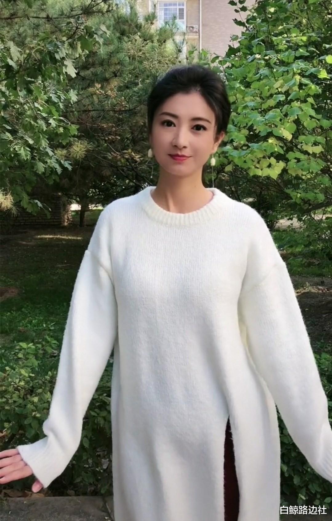 斓曦|38岁沈眉庄怀二胎？穿宽松毛衣尬舞小腹突出，5岁儿子继承其美貌