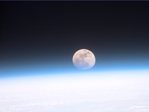 如果太阳是扁平的,会发生什么呢?答案或许细思极恐