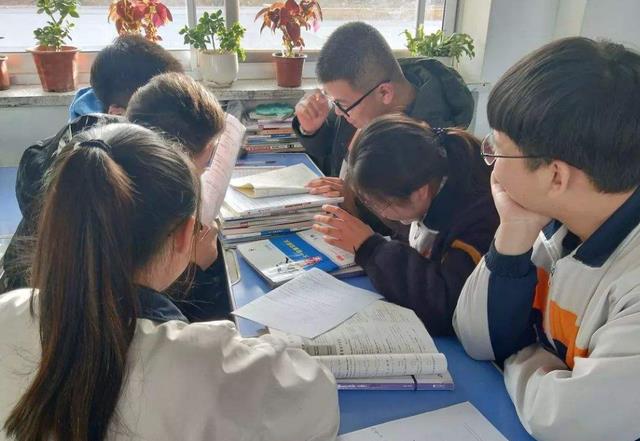 大学|资深老教师直言：学生若想考上重点大学，高三一模至少达到这个分