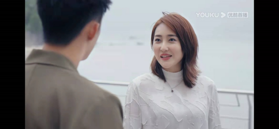 明星素颜|黄景瑜两部剧热播，《三生》侯爵VS《王牌》高粱，待遇差别太大